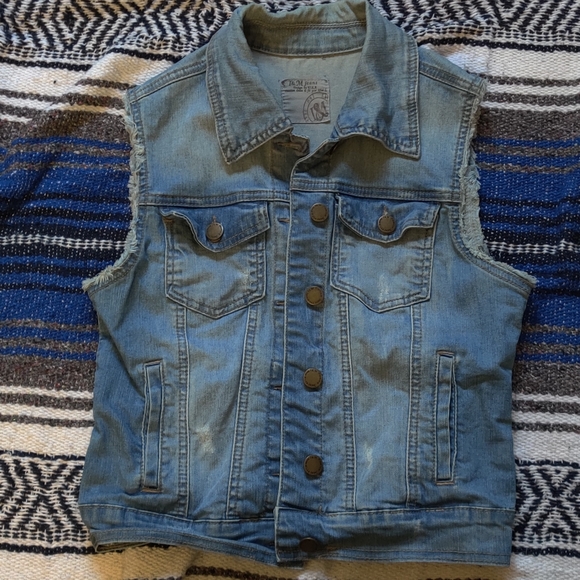 Jackets & Blazers - 2 for $15! Cropped Denim Vest